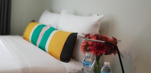 Bangkok Yai Hotel | Baan Wangderm Hotel
