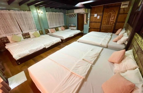 Klaeng House | Baanchansamut Homestay