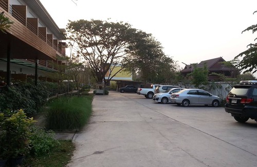 Sung Noen Hotel | Baansakulpetch Hotel
