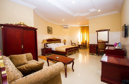 Kano Hotel | Babale Suites