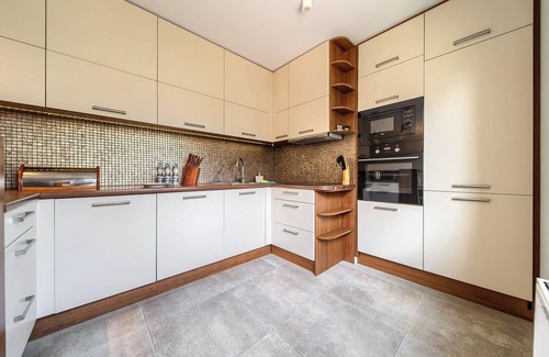Krzyki Apartment | Babiego Lata Spacious Apartment