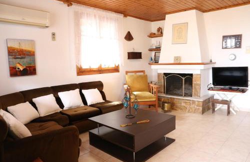 Selinia House | Babis Garden Salamina