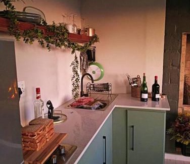 Pearly Beach Ski Chalet | Baboon's View Cabin - Salted Fynbos Staying