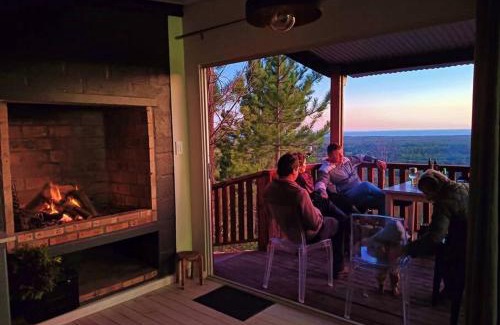 Pearly Beach Ski Chalet | Baboon's View Cabin - Salted Fynbos Staying