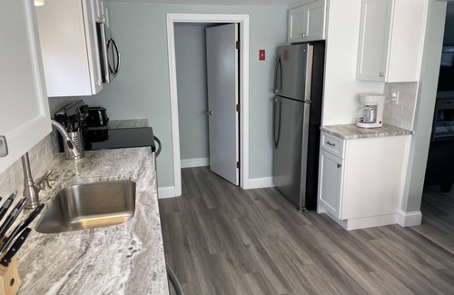 Amherst House | *~Baboosic Lake Waterfront Rental~*
