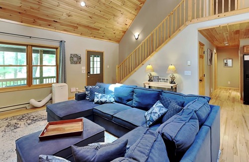 Swanton House | Baby Bear | Hot Tub, Fire Pit, Game Room