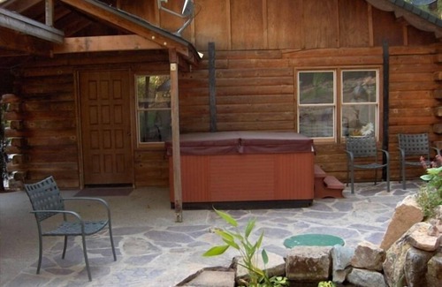 Nevada City Cabin | Baby Bear's Cottage w/private hot tub