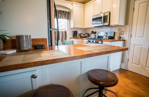 Paso Robles Apartment | Baby Bliss-All the Bliss you need, in downtown Paso Robles!