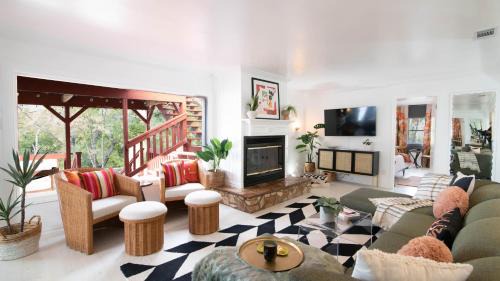 Canyon Lake House | Baby Owl Lakehouse