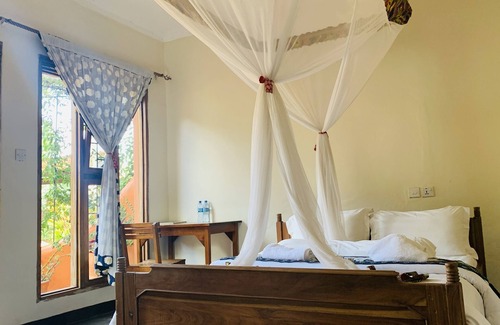 Marangu Hotel | Babylon Lodge