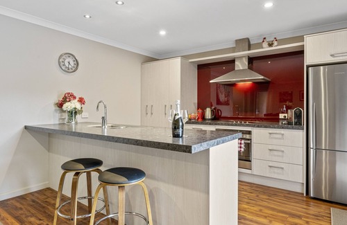 Kinloch House | Bach 32 - Taupo Holiday Home