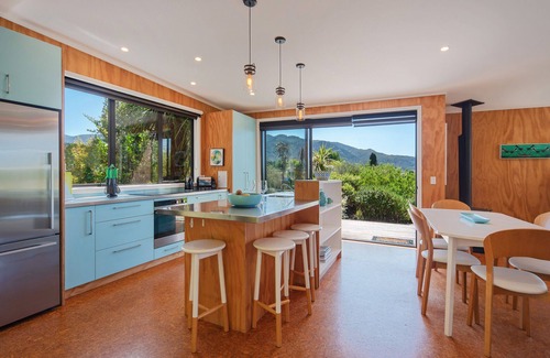 Marahau House | Bach 7 by the Sea - Spa Pool & Stunning Views in Marahau