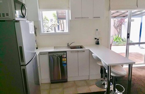 New Brighton Apartment | Bach by the Beach (650m from Beach)