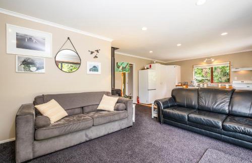 Kuratau House | Bach Noir - Kuratau Holiday Home