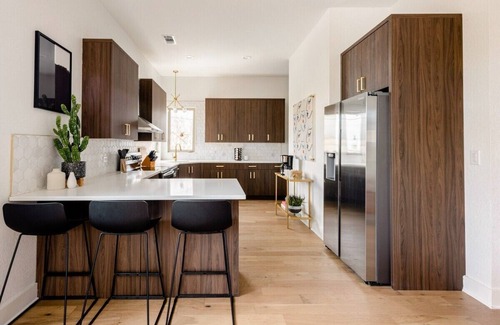 Riverside House | Bachelor/Bachelorette Mansion In the Heart of ATX