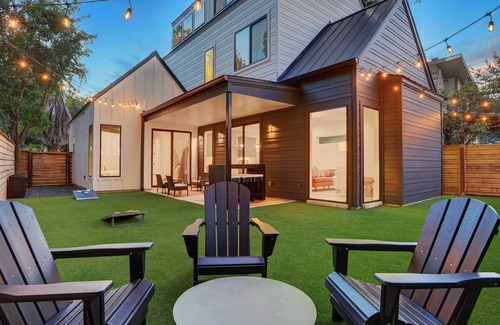 Holly House | Bachelor/ette House — East Downtown