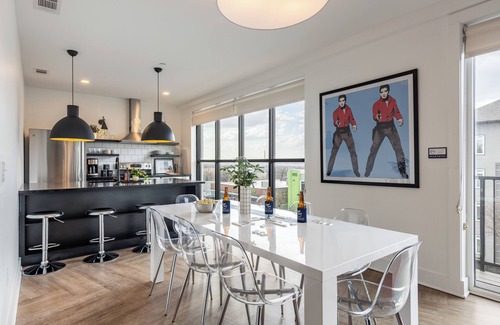 Historic Edgefield Apartment | Bachelor Party Pad, 5 Minutes to Broadway + Private Balcony | Last Call