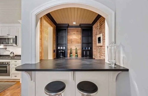 Back Bay West Apartment | Back Bay "Nantucket" Pied-à-terre Off Newbury St
