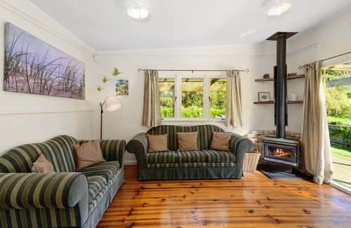 Rotoma Cottage | Back of Beyond Cottage - Lake Rotoehu Holiday Home