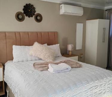 Ga-Segonyana Bed & Breakfast | Back of the Moon Guesthouse