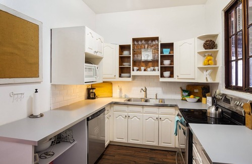 Condado House | Back online! 250 meters to the Ashford| Condado's Spanish Villa