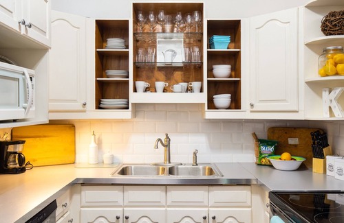 Condado House | Back online! 250 meters to the Ashford| Condado's Spanish Villa