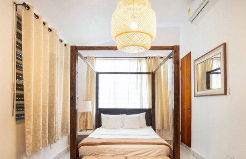 Condado House | Back online! 250 meters to the Ashford| Condado's Spanish Villa