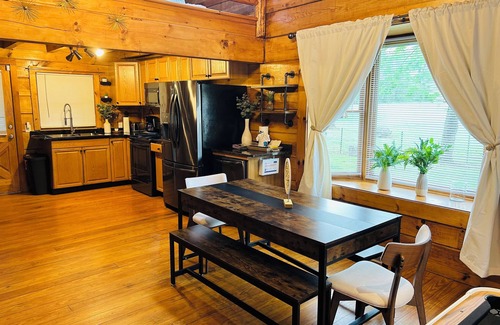 Cosby Cabin | Back to Creek Pool Table Firepit Grill