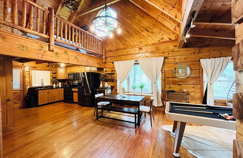Cosby Cabin | Back to Creek Pool Table Firepit Grill