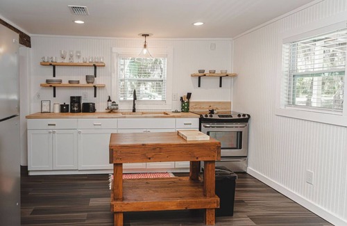 Darien House | Back to school DEAL! Downtown Darien