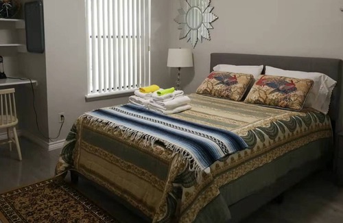 Westchase Condo | back walking trail with private garage and patio-2minutes to highway