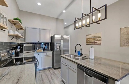 New Albany House | Backyard BBQ in New Albany-Close to Louisville!