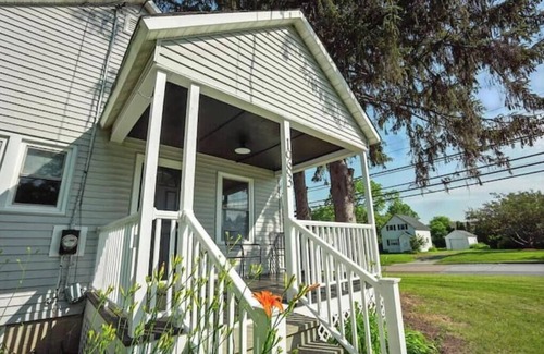 South Burlington House | Backyard Bungalow 2BR Near BTV + Fenced Yard