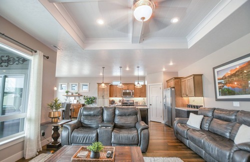 Nampa House | Backyard Bungalow w/Resort Like Backyard!