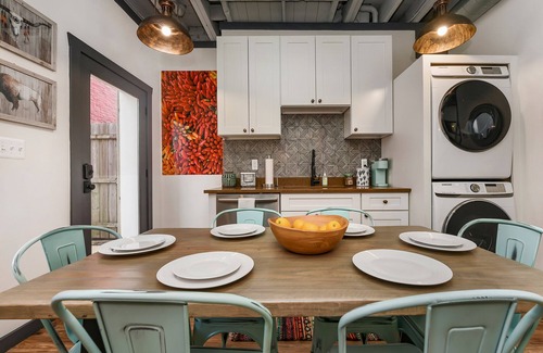 Central Northside House | Backyard Deck - BBQ, Parking, Allegheny General Hospital, Quiet