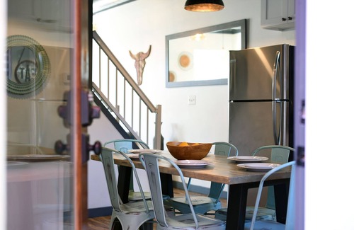 Central Northside House | Backyard Deck - BBQ, Parking, Allegheny General Hospital, Quiet