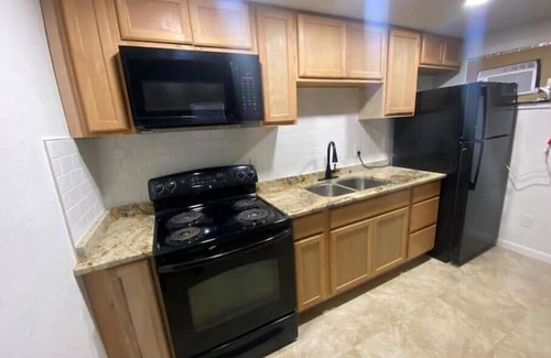 Bearss Plaza Apartment | Backyard Escape 2nn