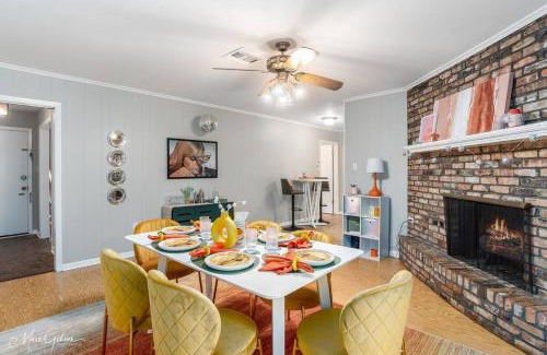 Shreveport House | Backyard - Games - Vibrant