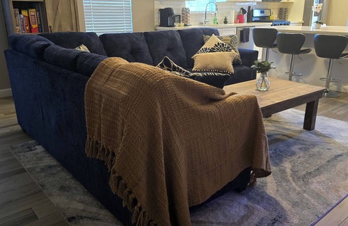 Spring House | Backyard Getaway! Near IAH Airport! Hot Tub!