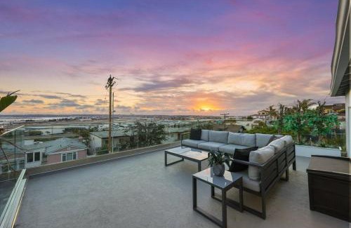 Middletown House | “Backyard Is OMG” Spa Pool BBQ Game Room Views