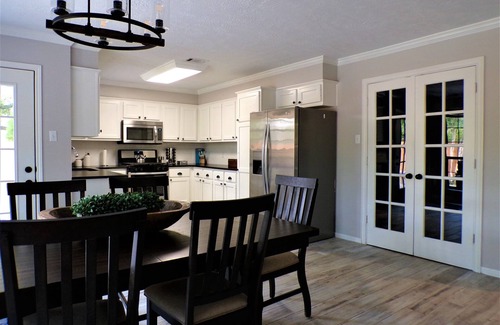 Glenhaven House | Backyard Oasis with Private Pool, SPA and Putting Green only 2 Miles from TAMU!
