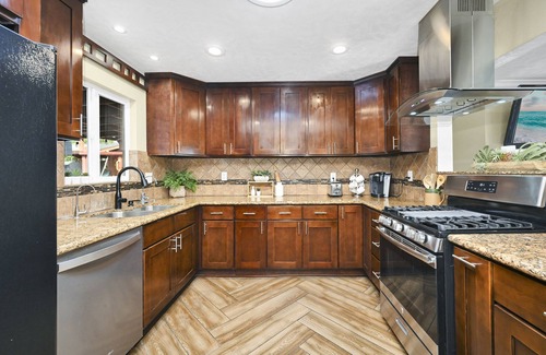 Southwest Anaheim House | Backyard oasis with pool, close to Knotts & Disney