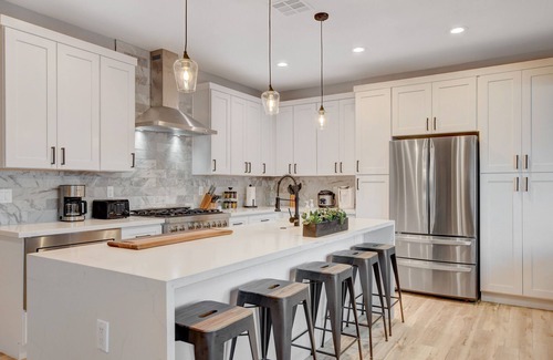 Las Vegas House | Backyard Paradise resort home minutes to the strip!