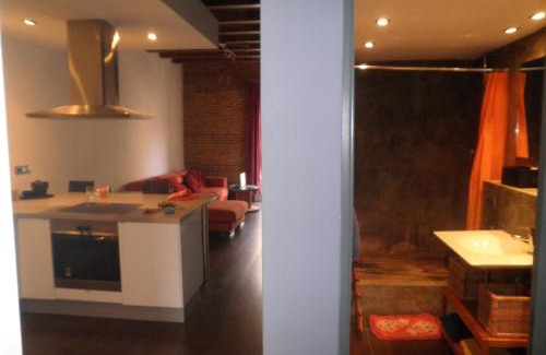 Poblenou Apartment | Bacrou apartment, design loft near the sea