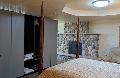 Commerce City Apartment | Bad Dog Farm - 420 Tranquil retreat, minutes from major retail and restaurants