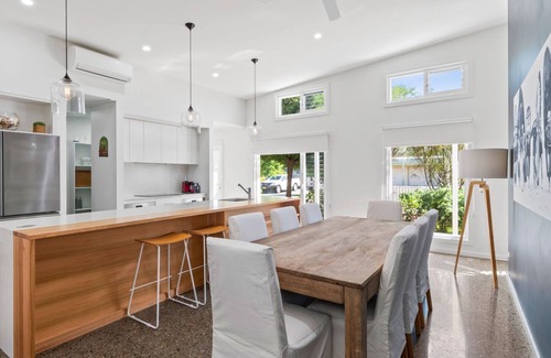 Tomakin House | Bada Bliss - walk to the beach