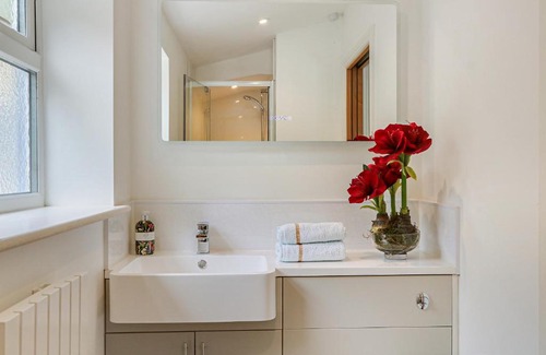 Lydney House | Badger Cottage