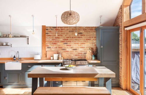 Pulborough House | Badgers Cottage - a peaceful retreat in the South Downs