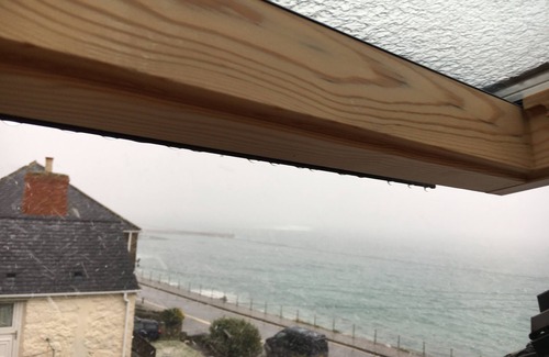 Sennen Cove Apartment | Badgers Loft apartment with stunning sea views and next to beach. Sleeps 2