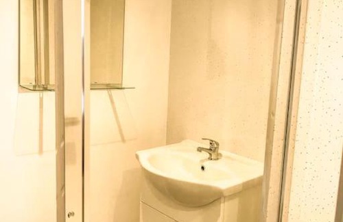 Blakeney Apartment | Badgers Sett 2 Bedroom sleeps 4, The New Inn Viney Hill, Forest of Dean